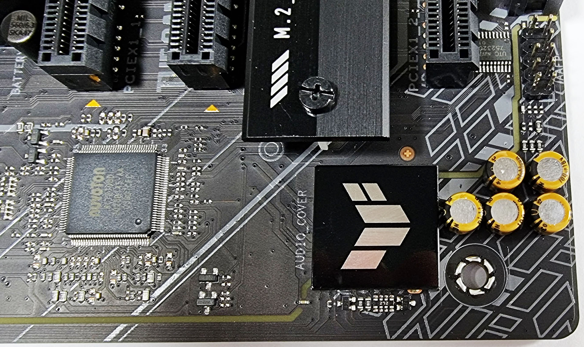 Visual Inspection - ASUS TUF Gaming Z590-Plus WIFI Motherboard